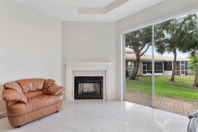 Beautifully maintained 3-bedroom, 2.5-bath home located on a - photo 11