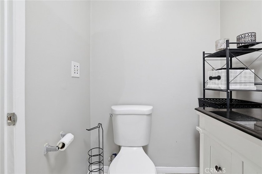 Welcome to this beautifully maintained 2-bedroom, 2-bathroom - photo 14