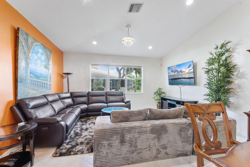 Beautifully maintained 3-bedroom, 2.5-bath home located on a - photo 18