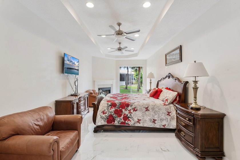 Beautifully maintained 3-bedroom, 2.5-bath home located on a - photo 21