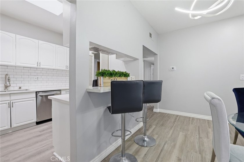 Welcome to this beautifully maintained 2-bedroom, 2-bathroom - photo 25