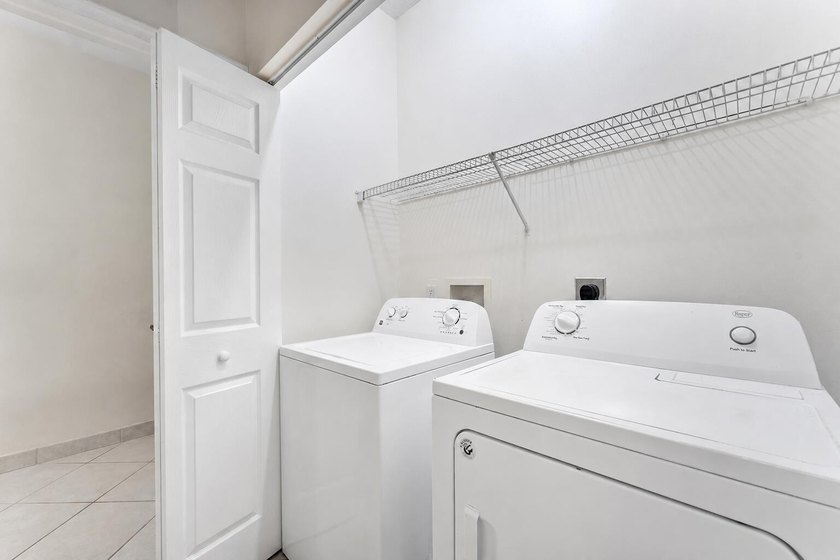 Beautifully maintained 3-bedroom, 2.5-bath home located on a - photo 28