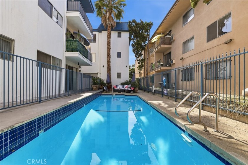 Welcome to this beautifully maintained 2-bedroom, 2-bathroom - photo 35
