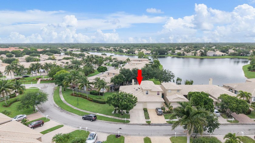 Beautifully maintained 3-bedroom, 2.5-bath home located on a - photo 36
