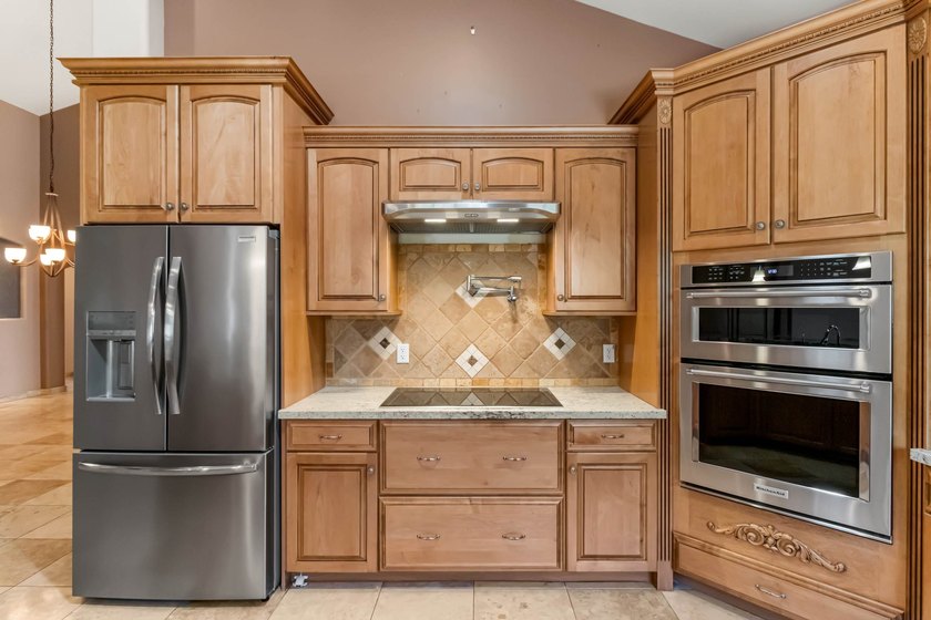 Experience luxury and space in this rare to market 3,646 sqft - photo 5