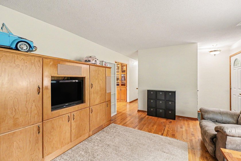 Welcome home to one of White Bear Lake's most sought-after - photo 5