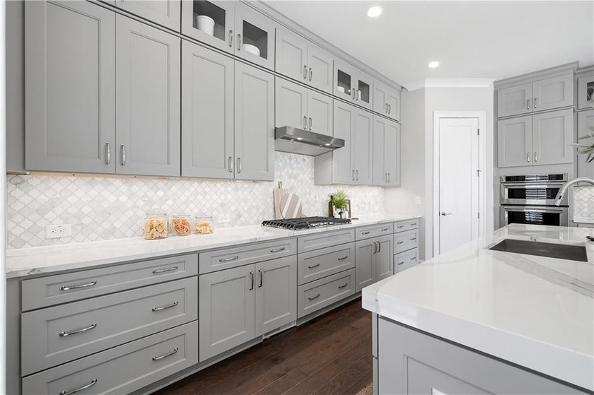 Rare Elevator Home Steps from Avalon! Welcome to luxurious - photo 22