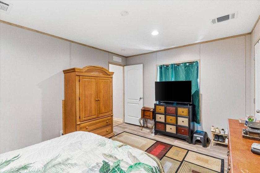(Espanol a continuacion) LIKE NEW 2024 - $650/MO LOT RENT. Rare - photo 22