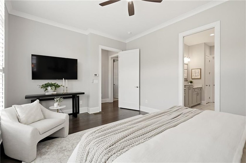 Rare Elevator Home Steps from Avalon! Welcome to luxurious - photo 29
