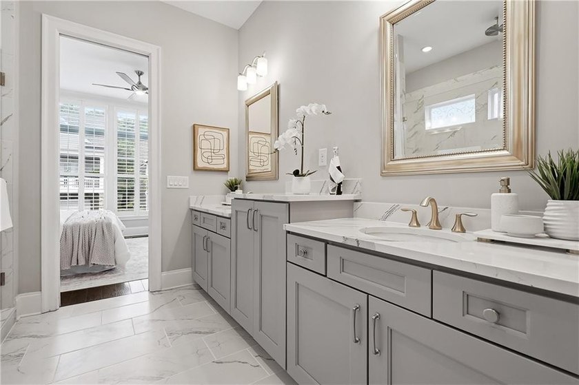 Rare Elevator Home Steps from Avalon! Welcome to luxurious - photo 31