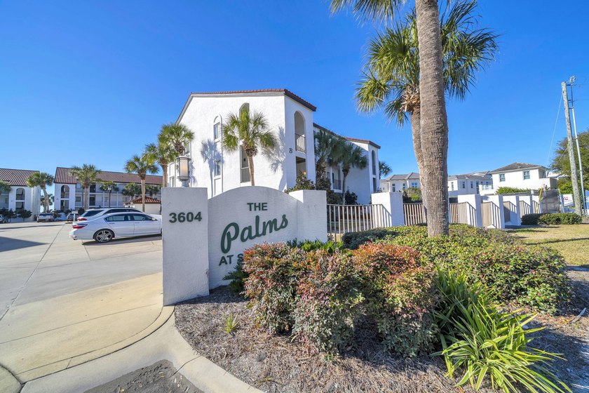 Welcome to The Palms at Seagrove, ideally situated in the heart - photo 2