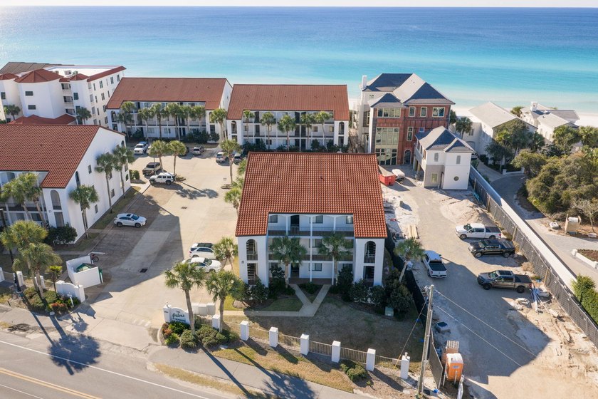 Welcome to The Palms at Seagrove, ideally situated in the heart - photo 3