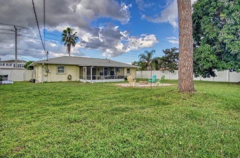 Welcome to this charming single-story residence offering 1,188 - photo 12
