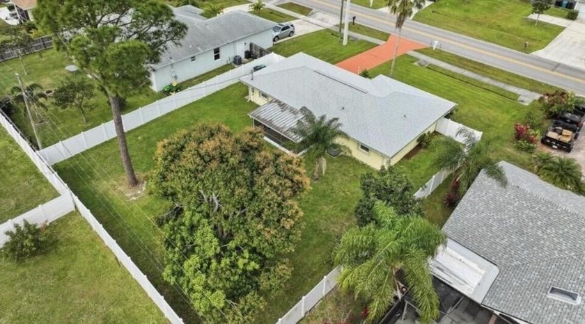 Welcome to this charming single-story residence offering 1,188 - photo 16