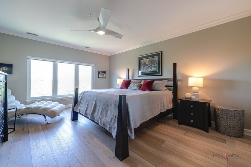 LARGEST PENTHOUSE END-UNIT | POND VIEWS | 3 BEDROOMS | 2.1 BATHS - photo 23