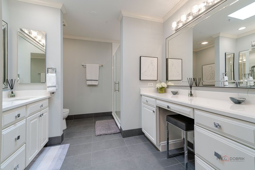 LARGEST PENTHOUSE END-UNIT | POND VIEWS | 3 BEDROOMS | 2.1 BATHS - photo 26