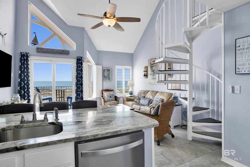 Grand Beach P3 - exceptional top-floor penthouse offering some - photo 4