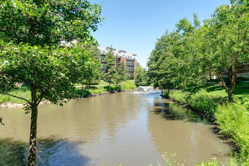 LARGEST PENTHOUSE END-UNIT | POND VIEWS | 3 BEDROOMS | 2.1 BATHS - photo 38
