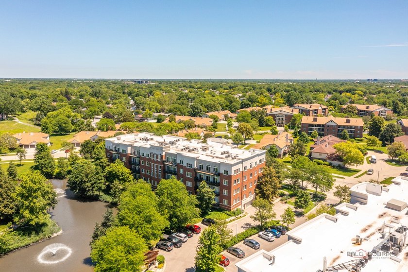 LARGEST PENTHOUSE END-UNIT | POND VIEWS | 3 BEDROOMS | 2.1 BATHS - photo 43