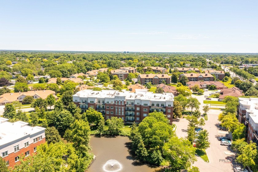 LARGEST PENTHOUSE END-UNIT | POND VIEWS | 3 BEDROOMS | 2.1 BATHS - photo 44