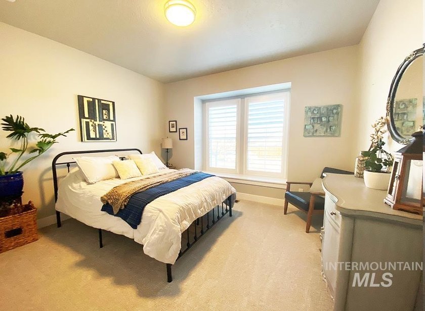 You must see this turnkey, single-level modern farmhouse! The - photo 8