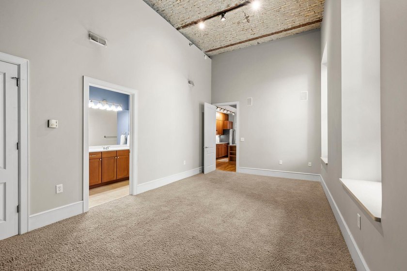 Experience elevated urban living in the Historic Great Northern - photo 17