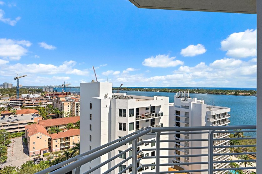 2 parking spaces PLUS valet! Penthouse-level living with 10' - photo 18