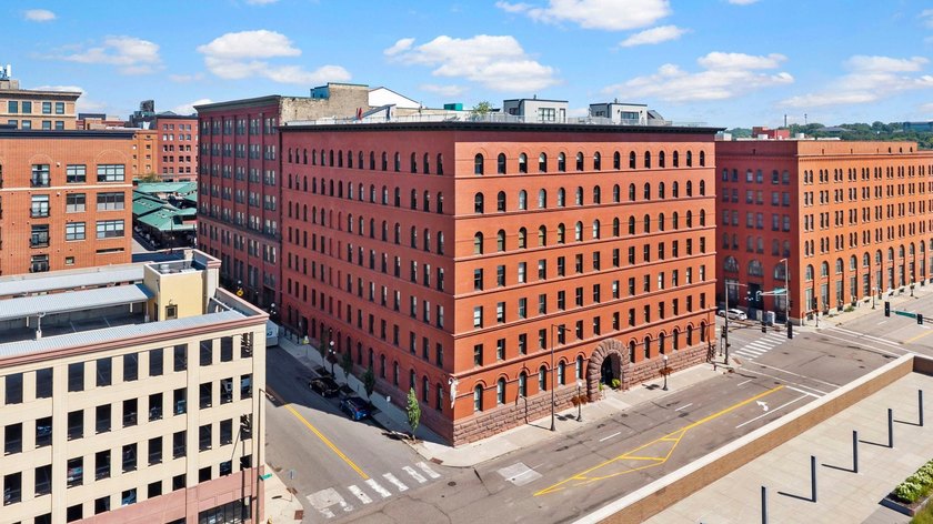 Experience elevated urban living in the Historic Great Northern - photo 48