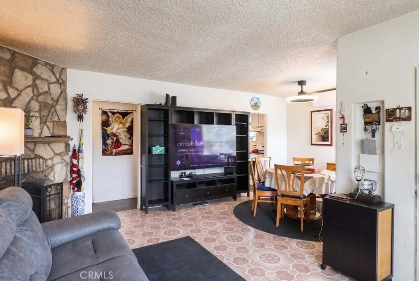 Welcome to your new home! This meticulously maintained 3-bedroom - photo 10