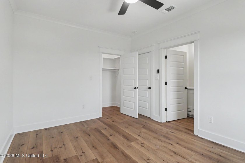 Welcome to this stunning new construction waterfront home! This - photo 18