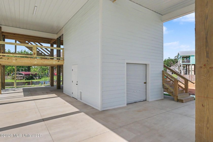 Welcome to this stunning new construction waterfront home! This - photo 28