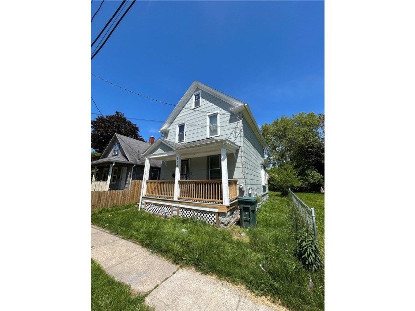 Opportunity awaits with this 3 bedroom single family recently - photo 3