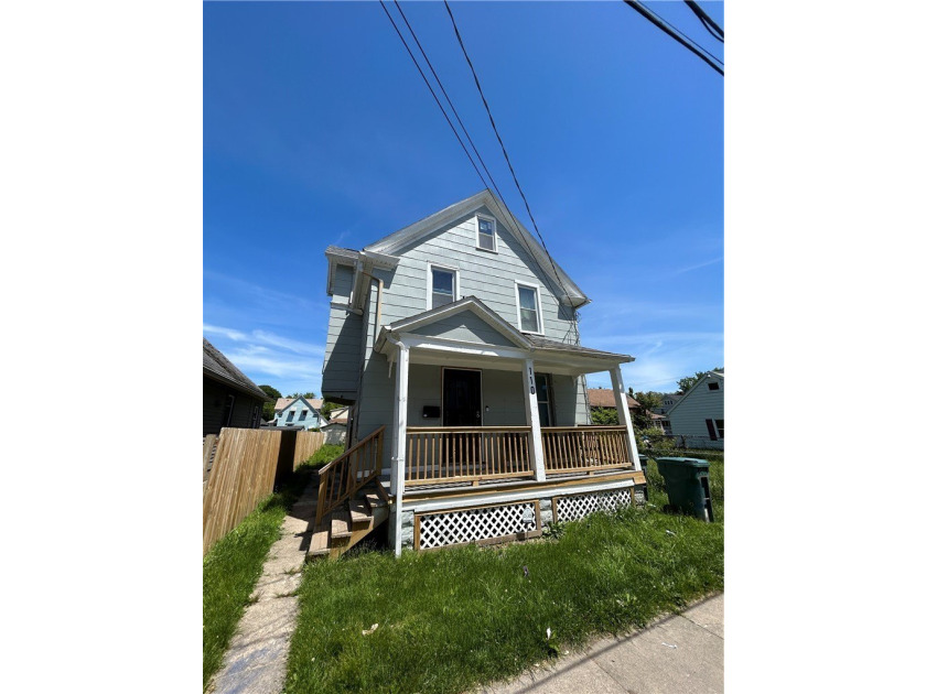 Opportunity awaits with this 3 bedroom single family recently - photo 4