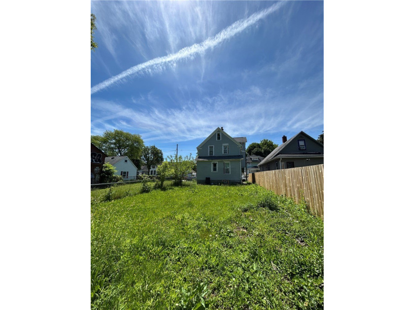 Opportunity awaits with this 3 bedroom single family recently - photo 6