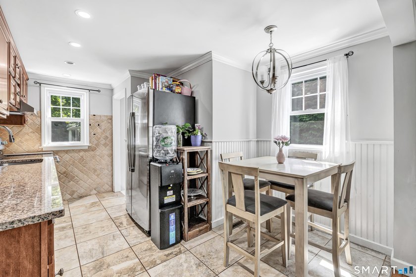 Welcome to this charming Cape in Fairfield's desirable - photo 8