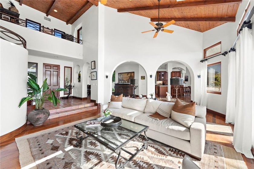 Air Conditioned Beautiful spacious indoor/ outdoor home on a - photo 16