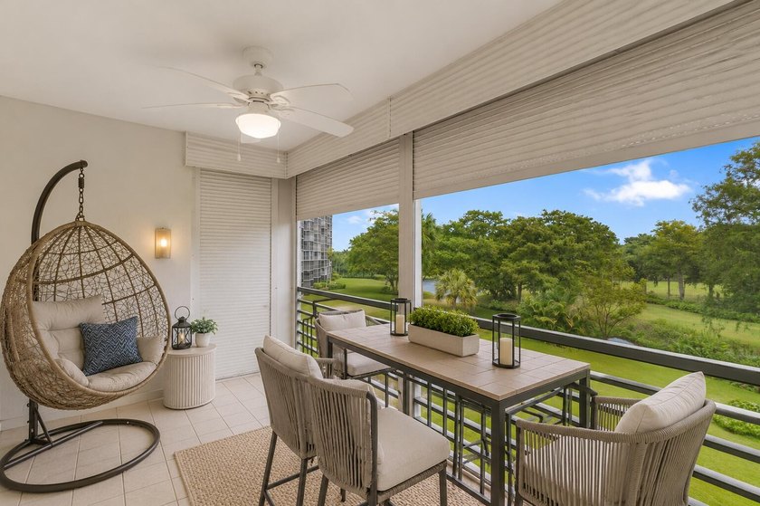 Spacious 2 BD, 2 BA condo overlooking the golf course in - photo 17