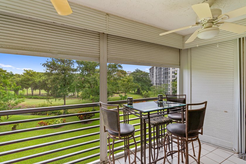 Spacious 2 BD, 2 BA condo overlooking the golf course in - photo 19