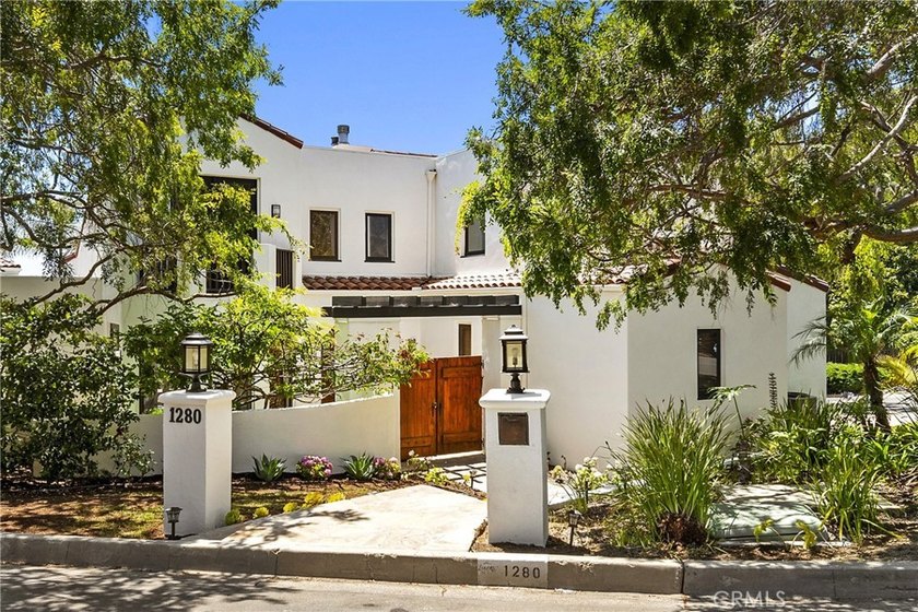 Air Conditioned Beautiful spacious indoor/ outdoor home on a - photo 33