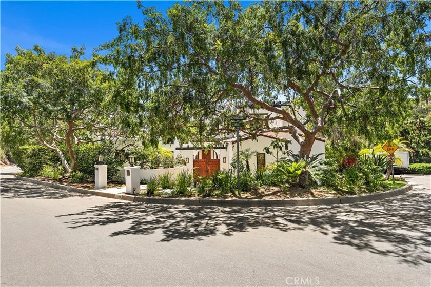Air Conditioned Beautiful spacious indoor/ outdoor home on a - photo 35