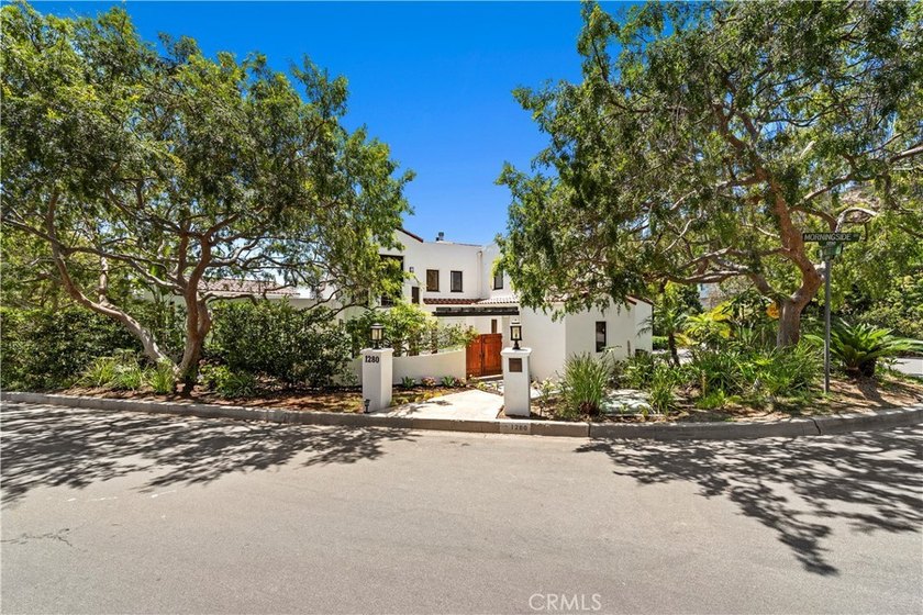 Air Conditioned Beautiful spacious indoor/ outdoor home on a - photo 36