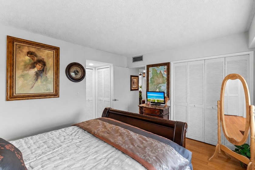 Spacious 2 BD, 2 BA condo overlooking the golf course in - photo 37