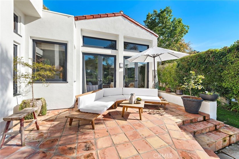 Air Conditioned Beautiful spacious indoor/ outdoor home on a - photo 41