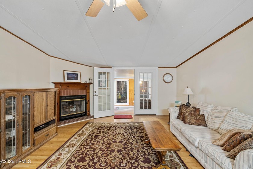 Less than one minute from the boat landing!! Three bedroom, two - photo 6