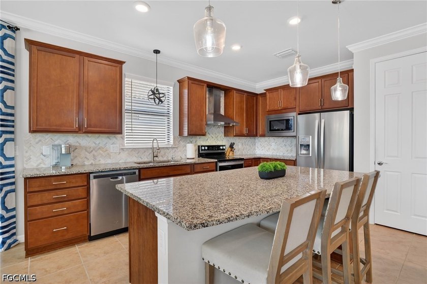 Discover refined luxury in this beautifully maintained 2-bedroom - photo 12