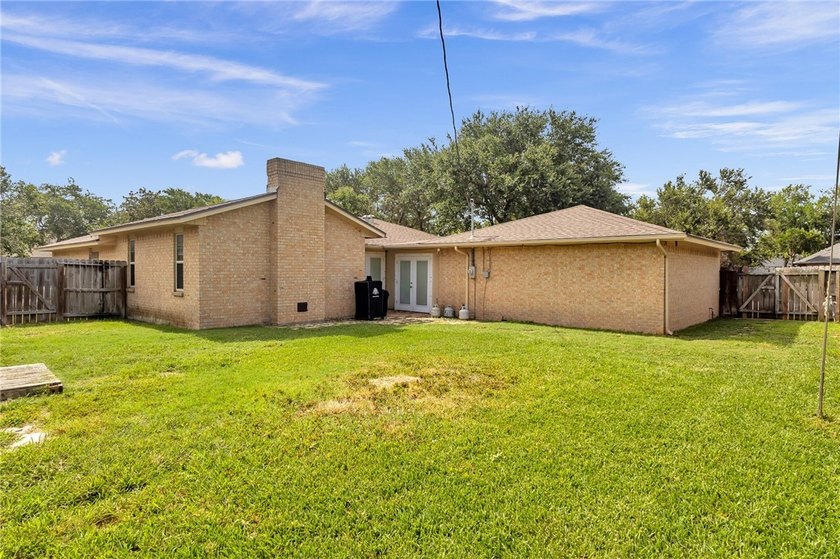 Welcome to this well-maintained 4-bedroom, 2-bath home in the - photo 33