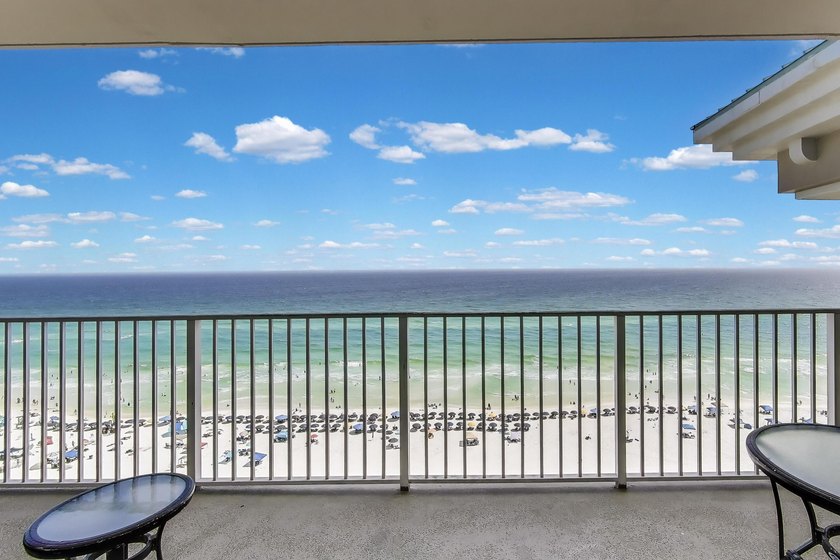 Rare gem--an over 2,200 square foot 3/3 penthouse condo in the - photo 9