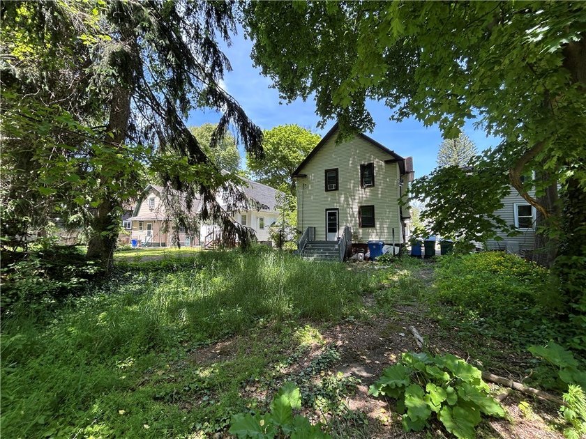 Investment Opportunity! Tenant-occupied 3-bedroom, 1-bath home - photo 6