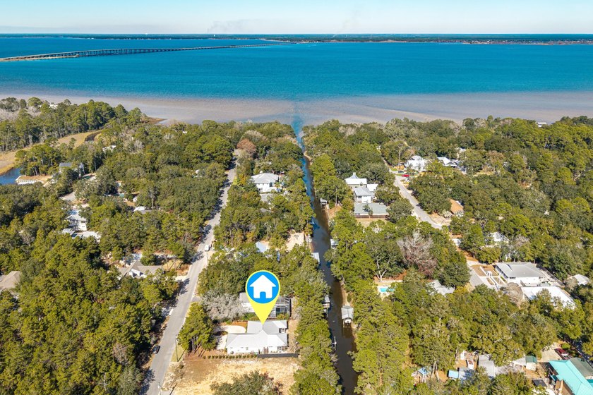 Enjoy canal-front living in this 3BR/3BA home located in - photo 4