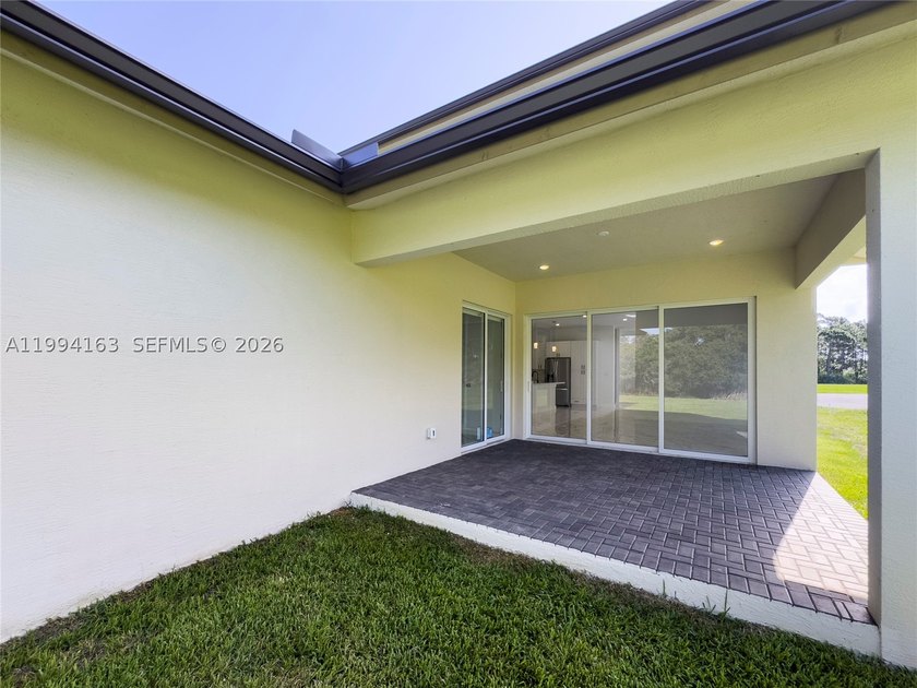 **NEW CONSTRUCTION** Stunning Brand-New 4Bedroom, 3Bathroom Home - photo 6